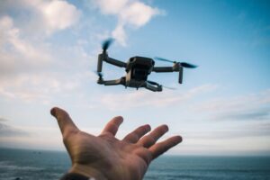 Chiếm giữ drone bị rơi trong sự kiện 30/04 có bị xử lý hình sự?