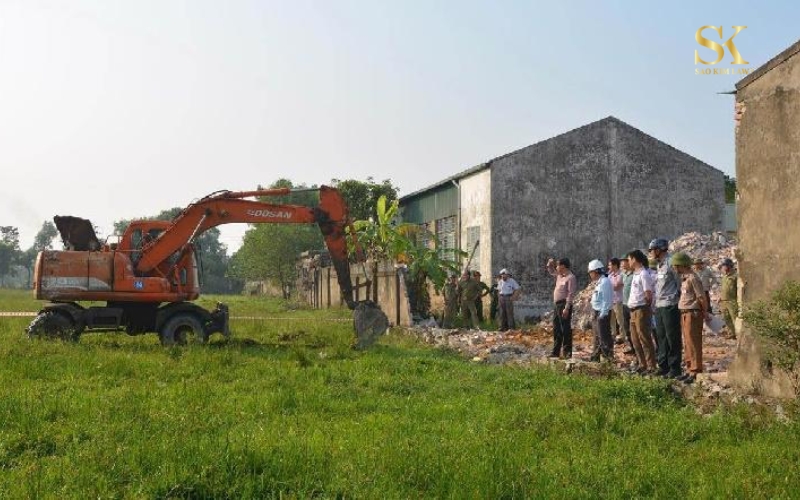 Điều kiện để khởi kiện hành vi lấn chiếm đất ở